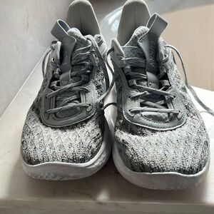 Curry basketball shoes size 9.5